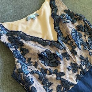 Gorgeous navy sequins dress!